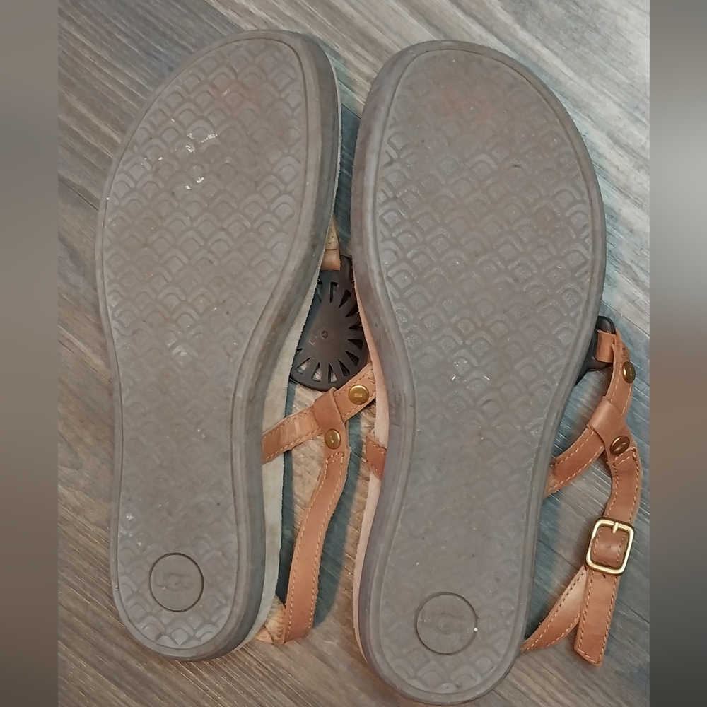UGG Sandals - Picture 4 of 5
